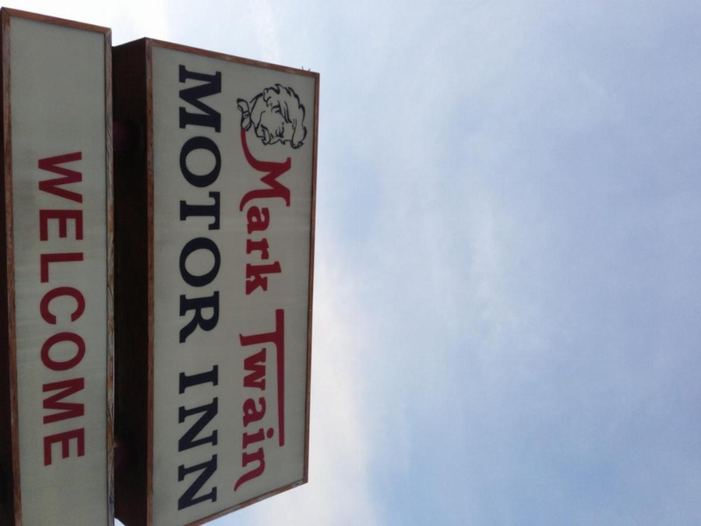 Mark Twain Motor Inn Main image